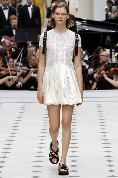 Look 38
